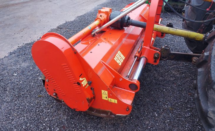 Kuhn VKM flail topper hyd side shift - Erne Machinery Sales